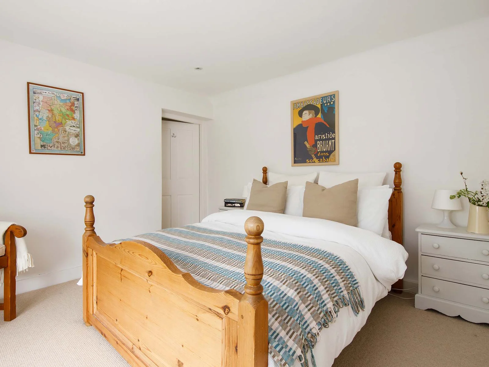 Rustic bed frame design