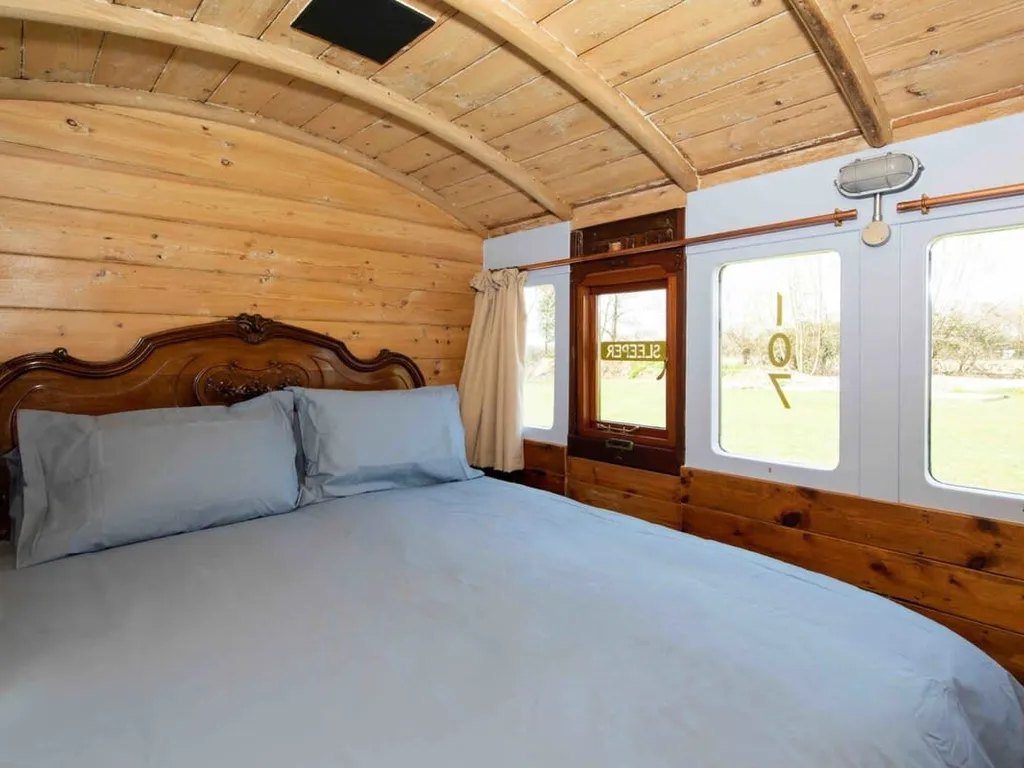 Unique & Comfy Remodelled Railway Carriage