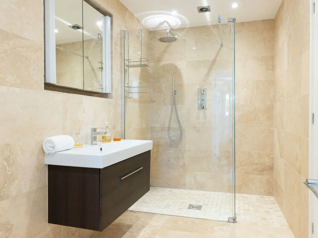 Bosham Getaway in Relaxed Seafront Luxury