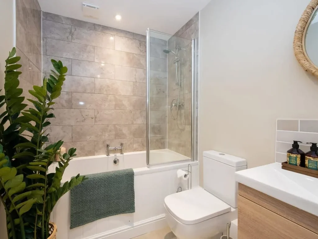 Pretty Coastal Annexe Close to Village and Quay