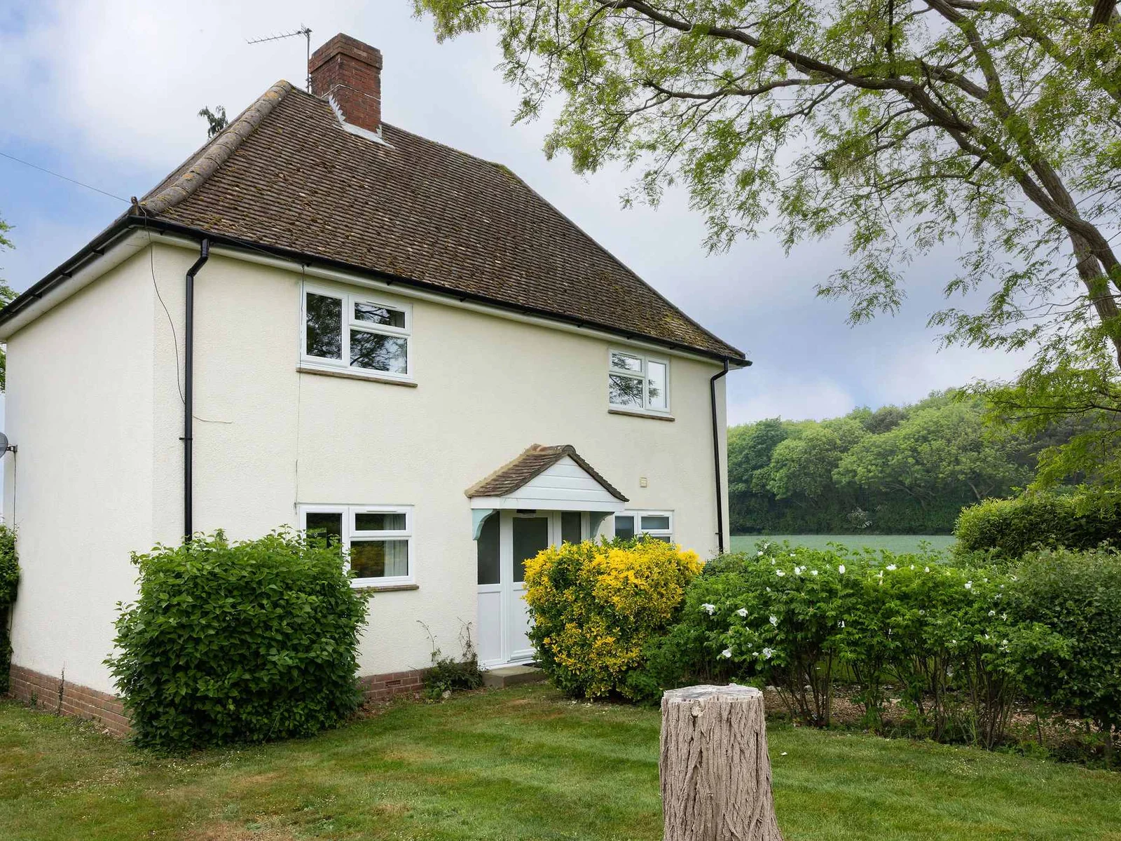 Welcome to this peaceful three-bedroom cottage nestled in the beautiful village of East Ashling, West Sussex!