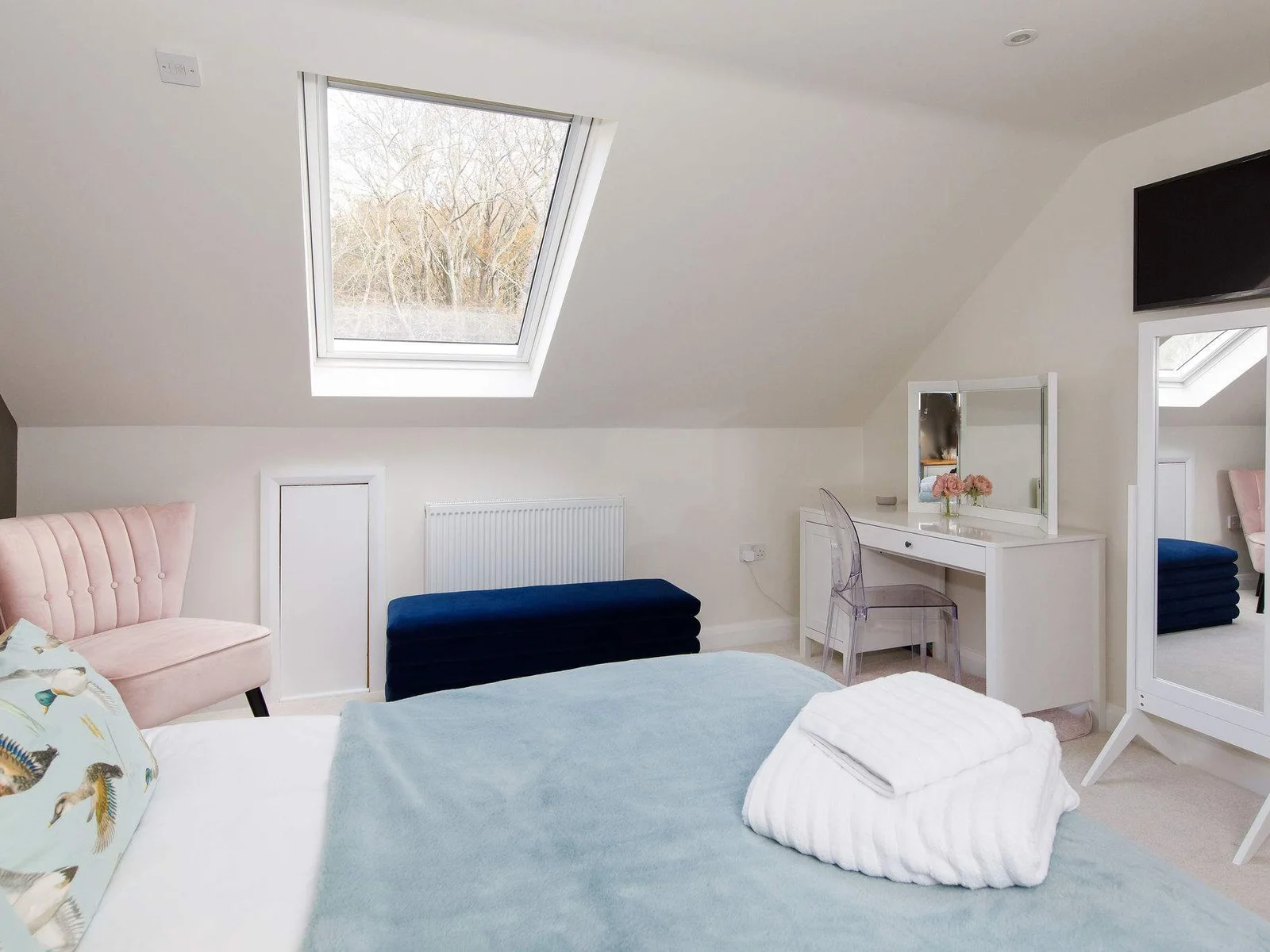 Pastel colours create a calm and serene environment.