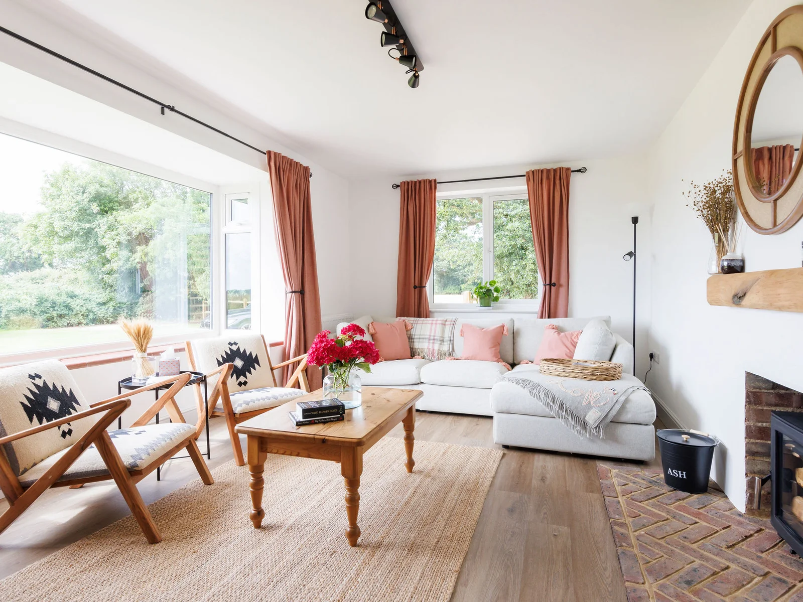 Relax in the bright but cosy living room.