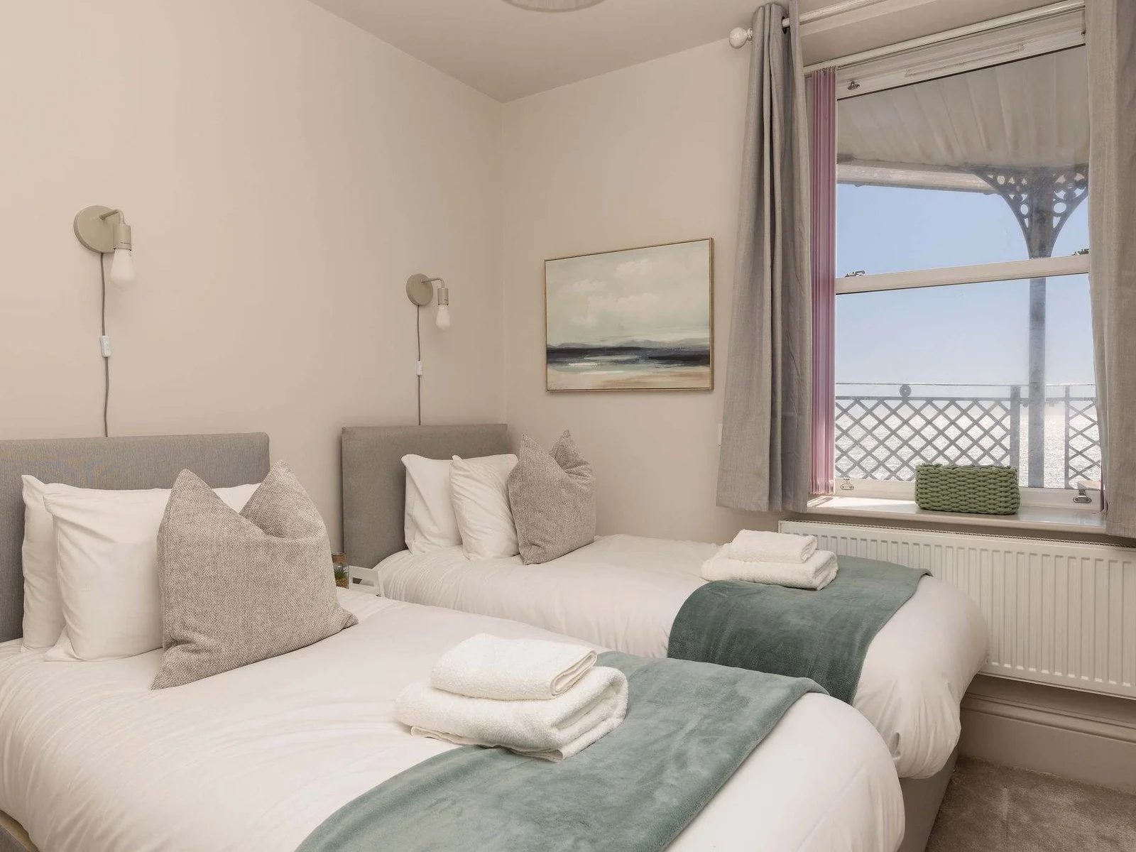 Stylish twin accommodation offers comfort and calm, with the seaside atmosphere close at hand.