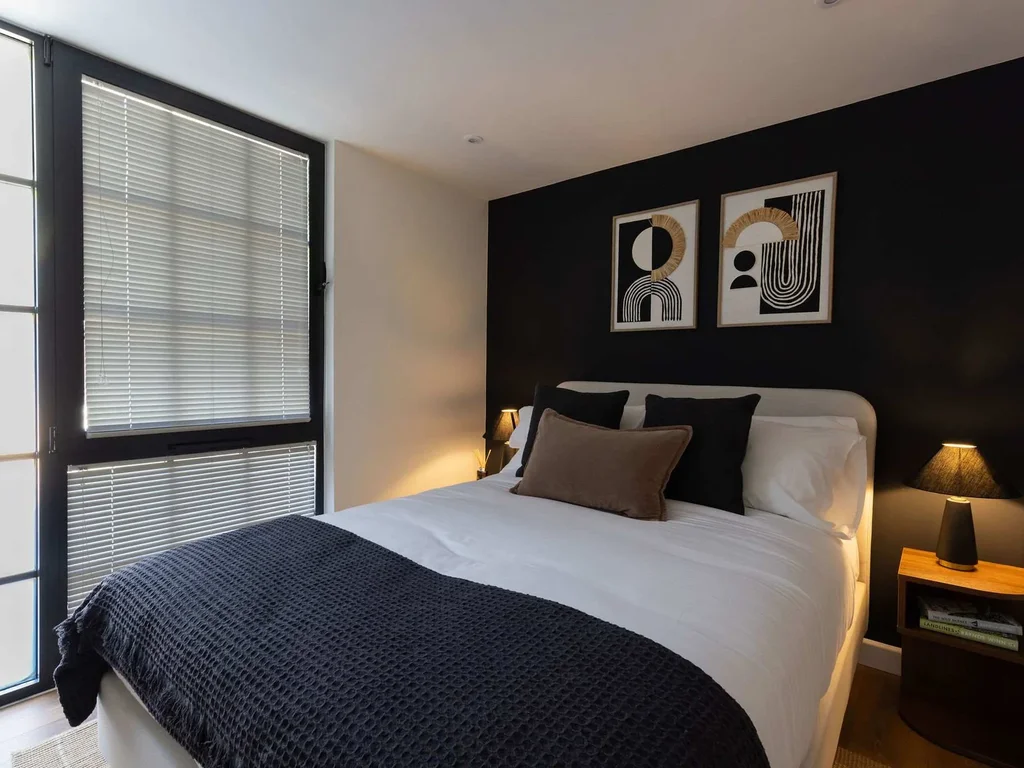 Stylish Central Chichester Flat Near Station