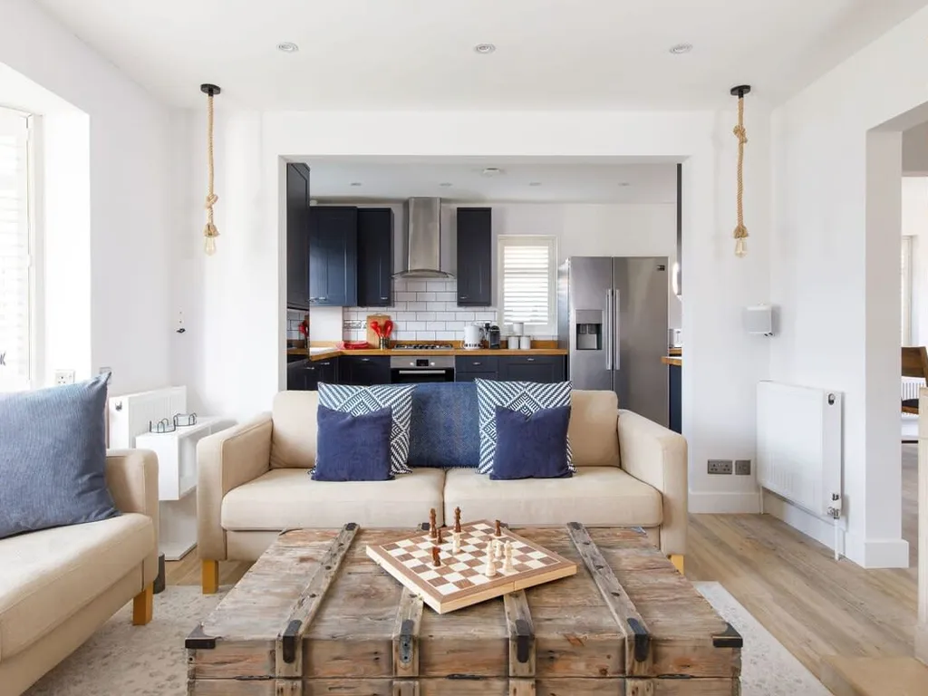 Coastal Retreat for 6 Close to Beaches