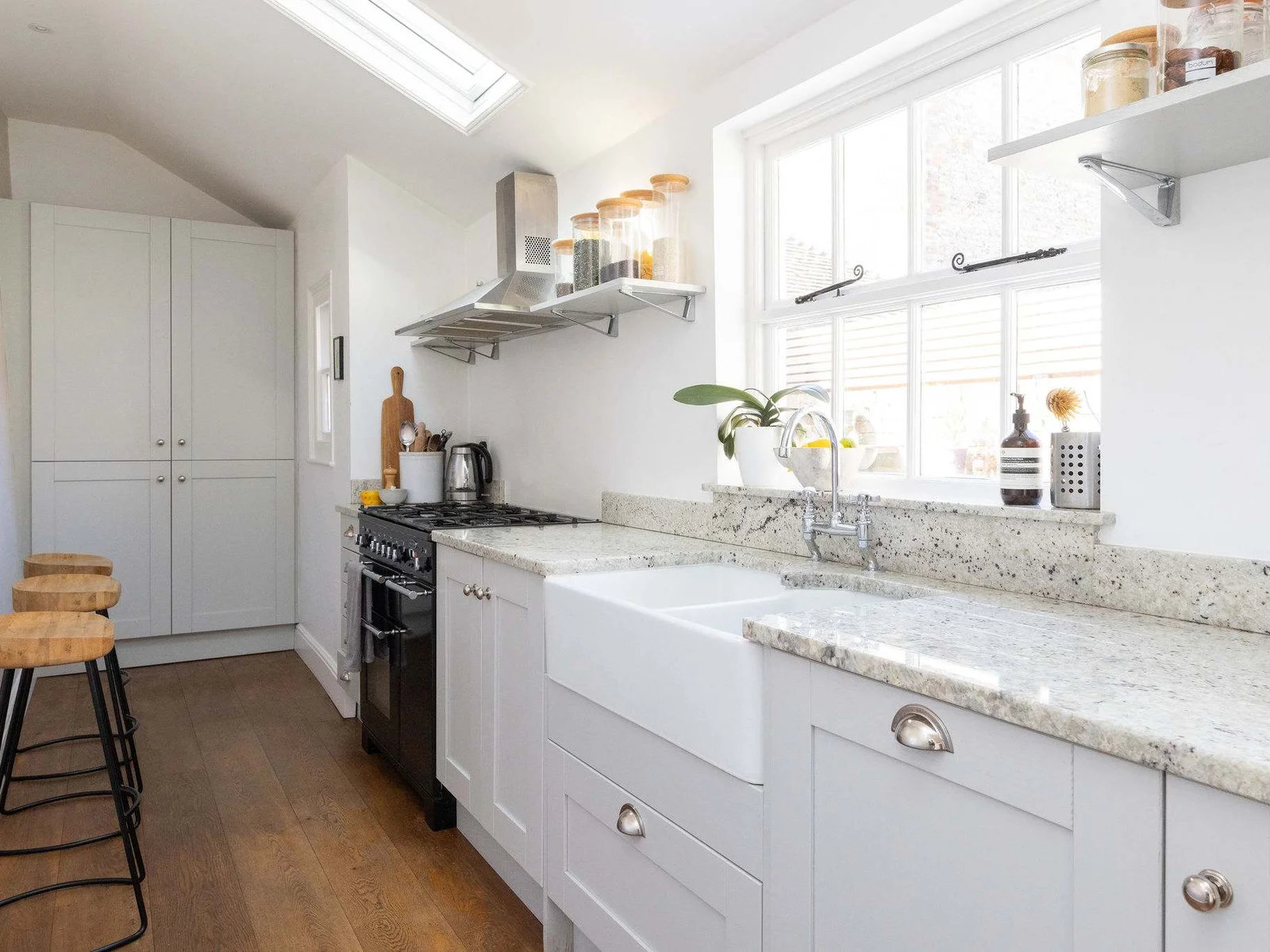 Fully equipped kitchen for home cooking