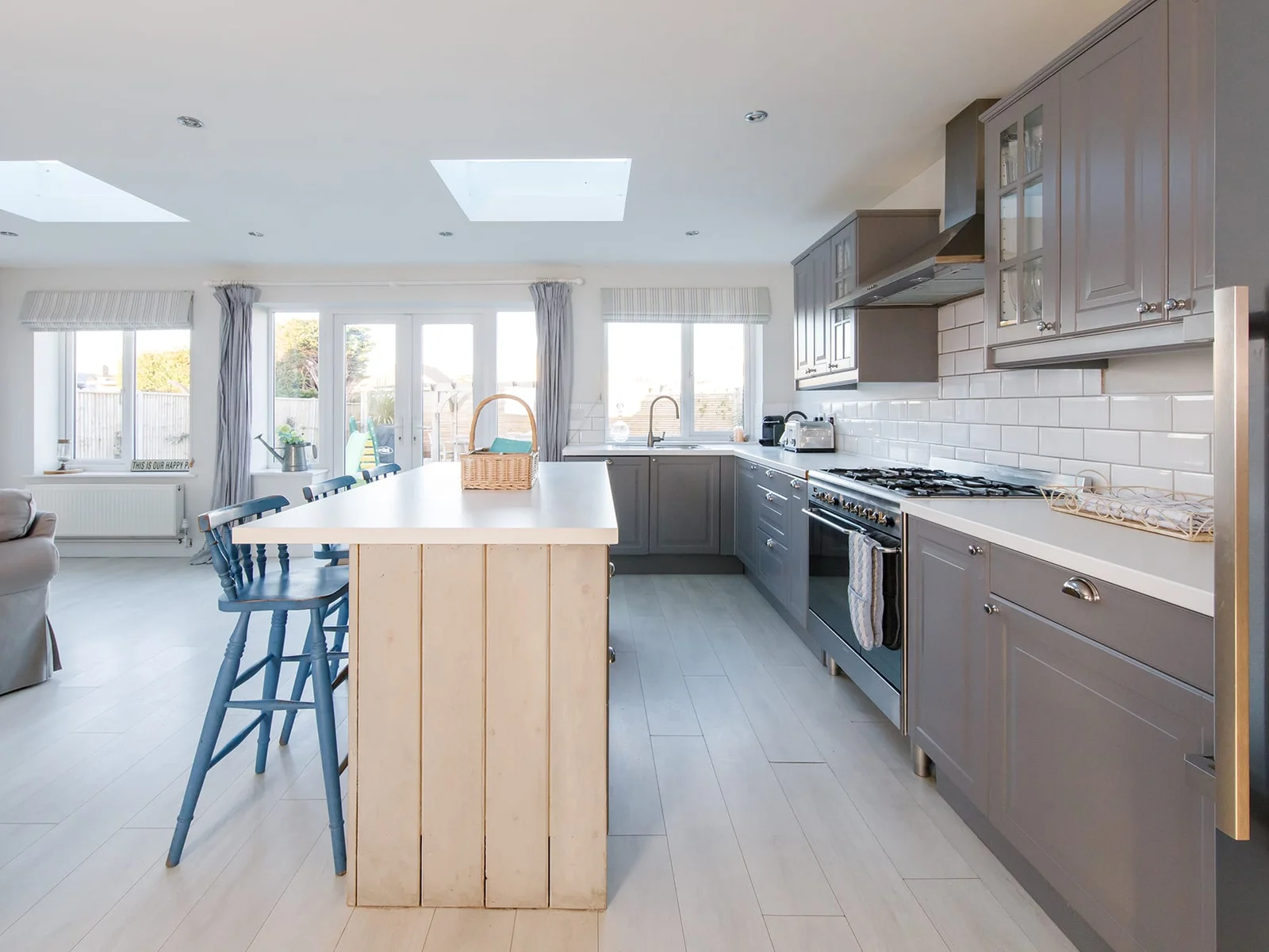The kitchen island will be a favourite spot to gather in the mornings and evenings while meals are being prepared. A fantastic spot to feed hungry children off the beach!