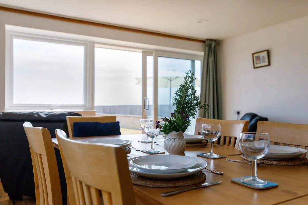 Gaze out to sea over breakfast, lunch or dinner.