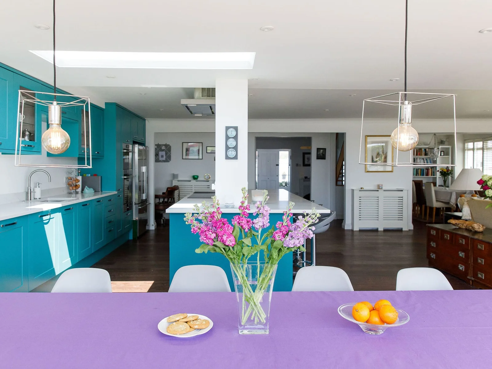 Spacious and vibrant, there are pops of colour in every room!