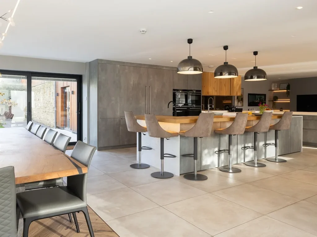 Stillwaters Estate – 14 Bd, Pool, Spa & Golf Suite