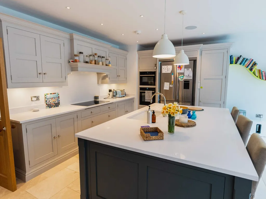 Large 6BR House near Goodwood | Garden & Parking