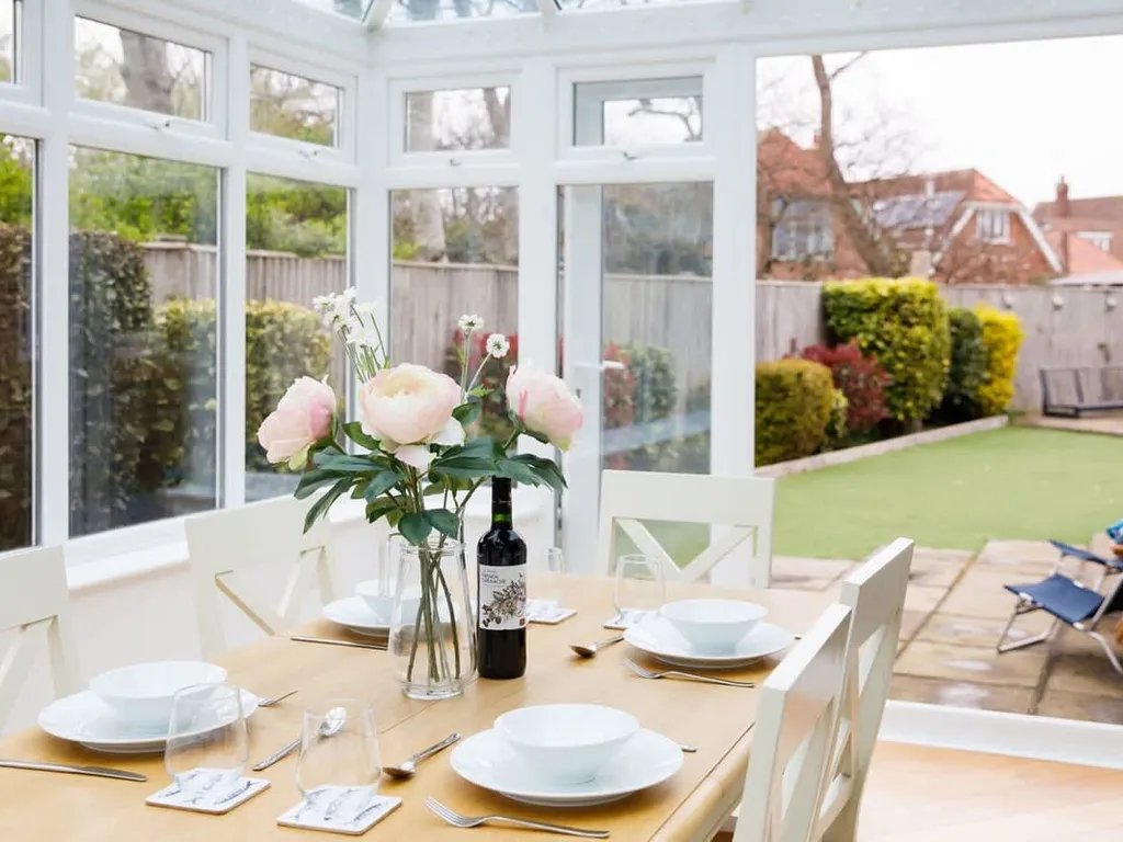 Modern & stylish seaside family home