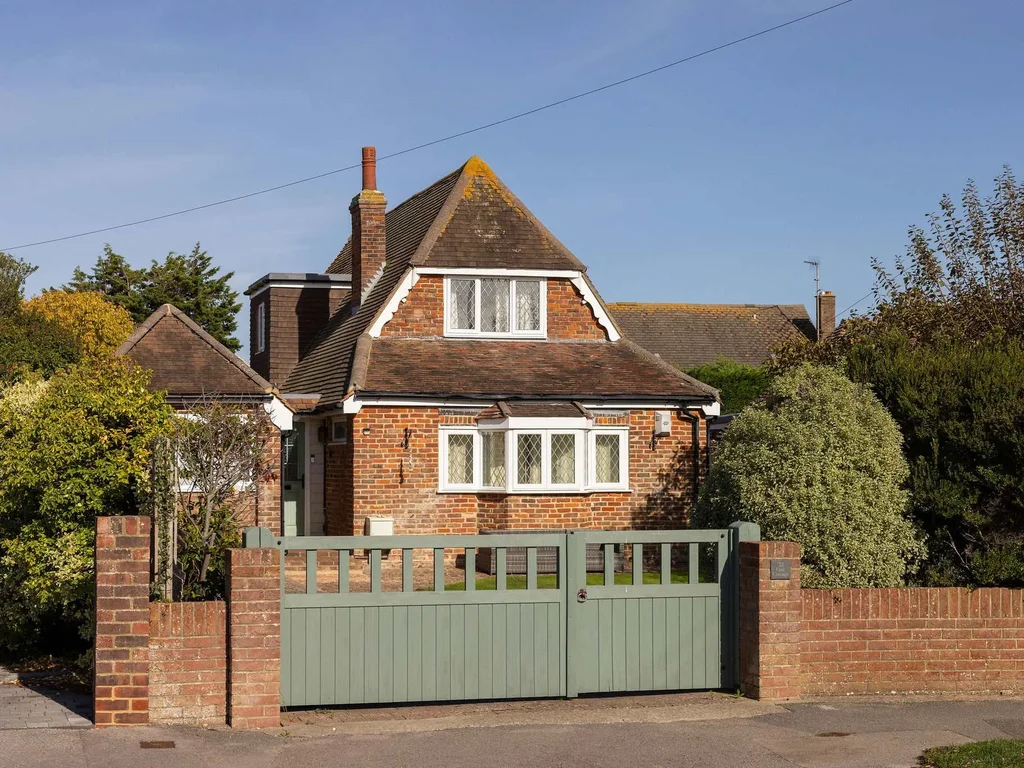 Coastal Family Retreat Nr Beach and Village