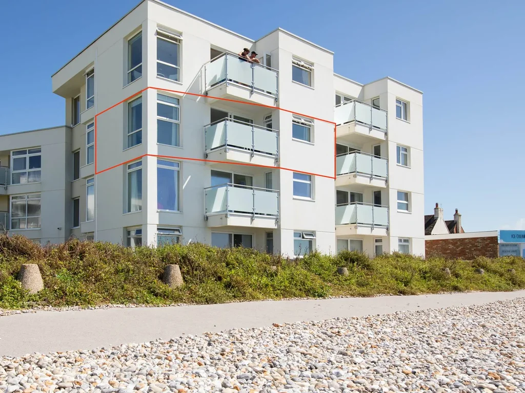 Beachfront Apartment With Panoramic Sea Views
