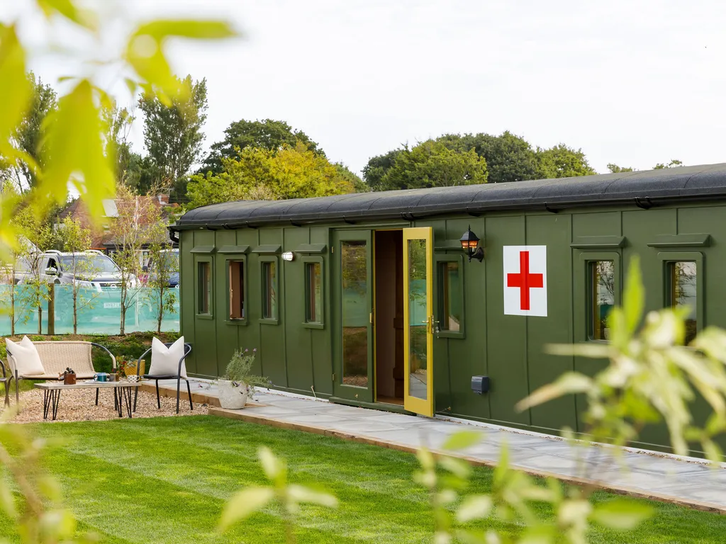 Beautifully Restored WW2 Carriage – Sleeps 6