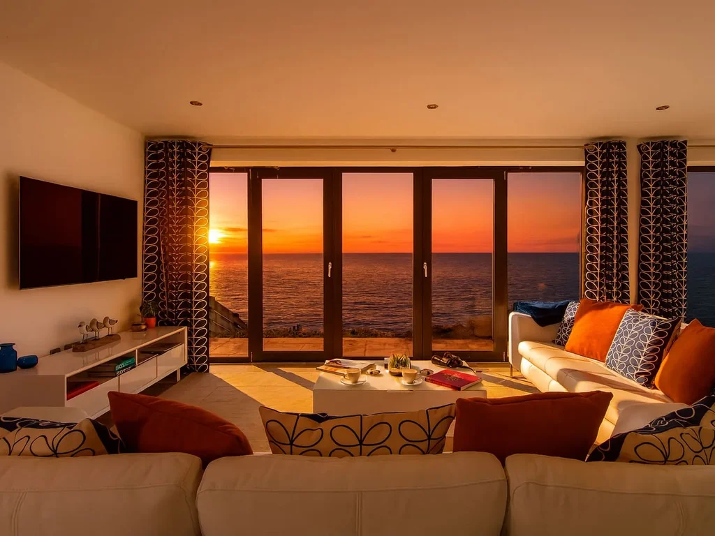 The Sea House – Ultimate Seafront Living & Sunsets