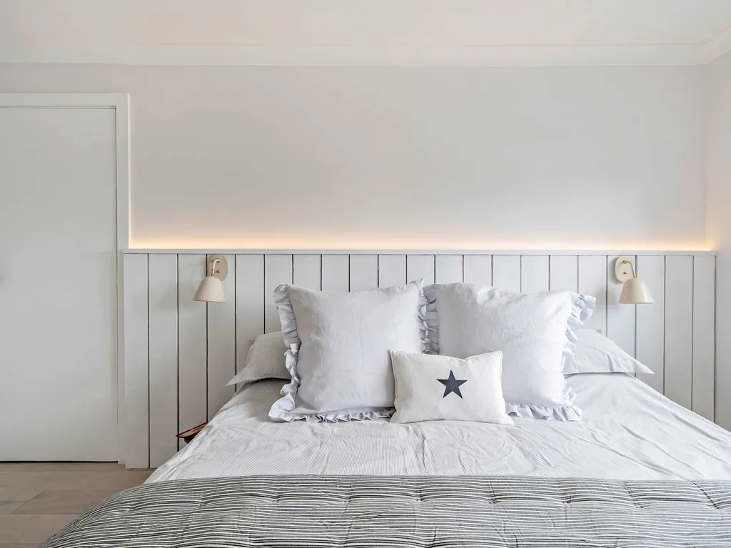 Chic Coastal Retreat – 15-Min Stroll to Beach