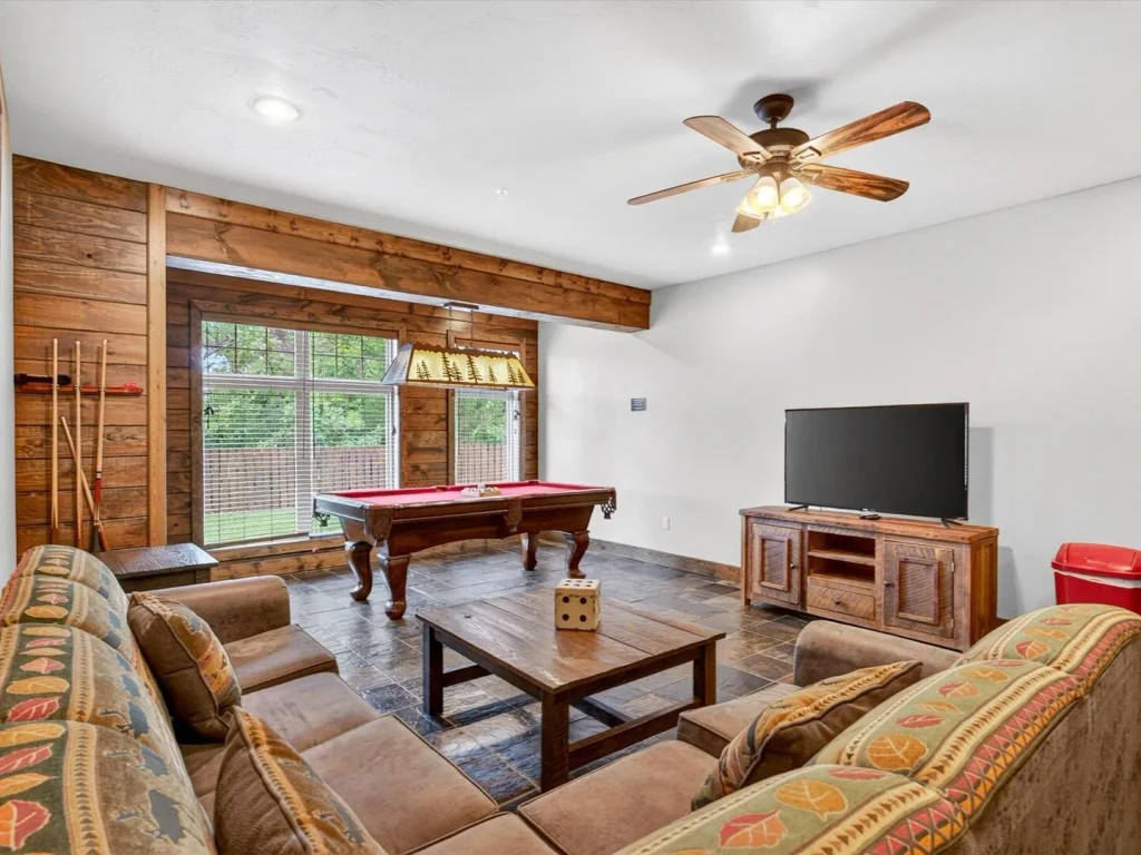 Tall Pines | Luxury Cabin-Style Home
