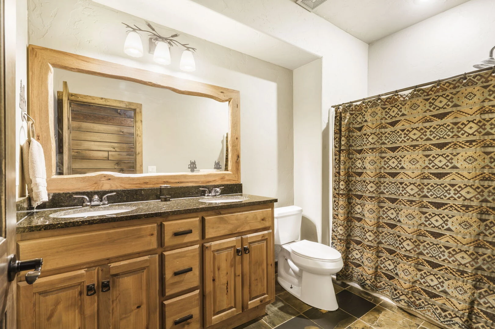 Fun & Views: Perfectly Placed Near Silver Dollar City