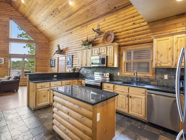 Chalets Lodge #1 The Deer Lake