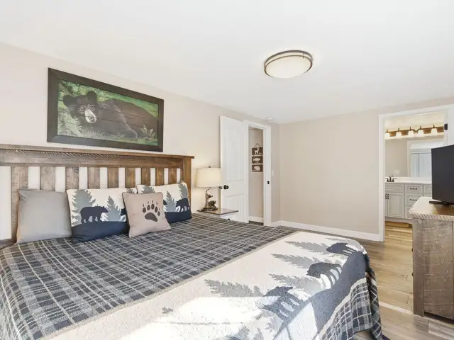 The River Lake Lodge