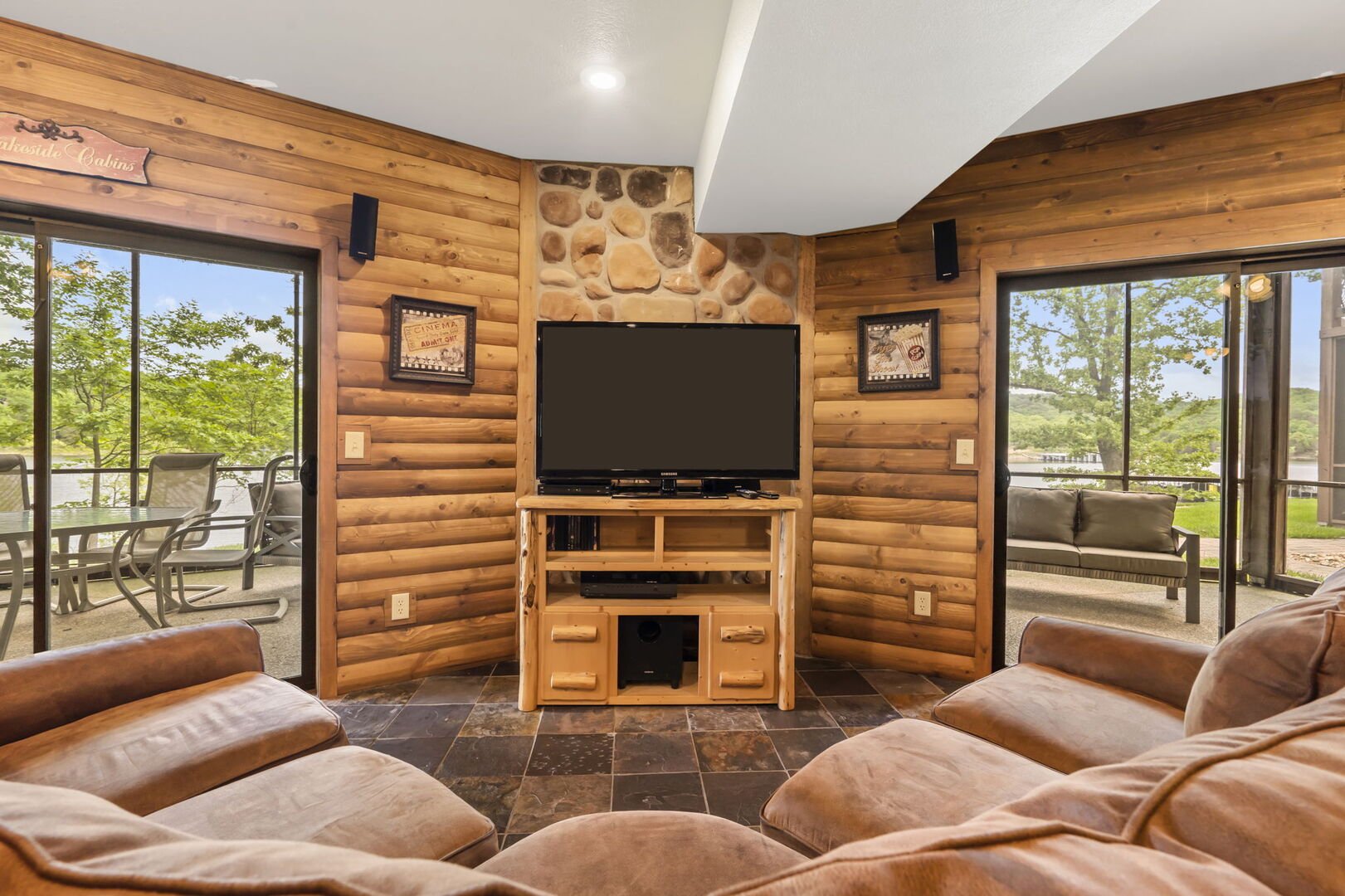 Chalets Lodge #1 The Deer Lake