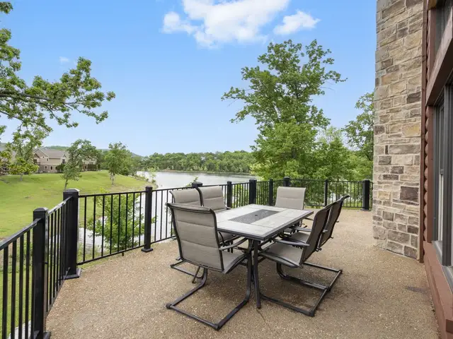 Chalets Lodge #6 The Big Buck