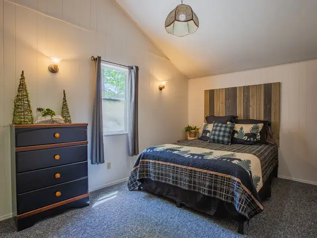 Golden Arrow Cabin #11