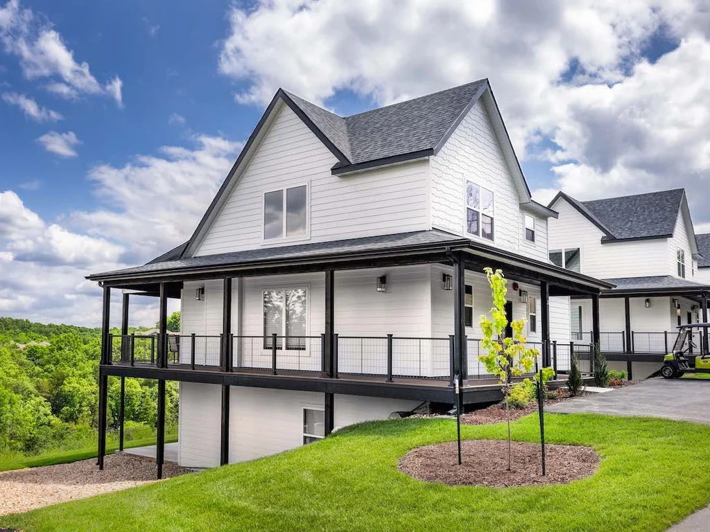 Lakefront Home: Fun Awaits on Table Rock Lake
