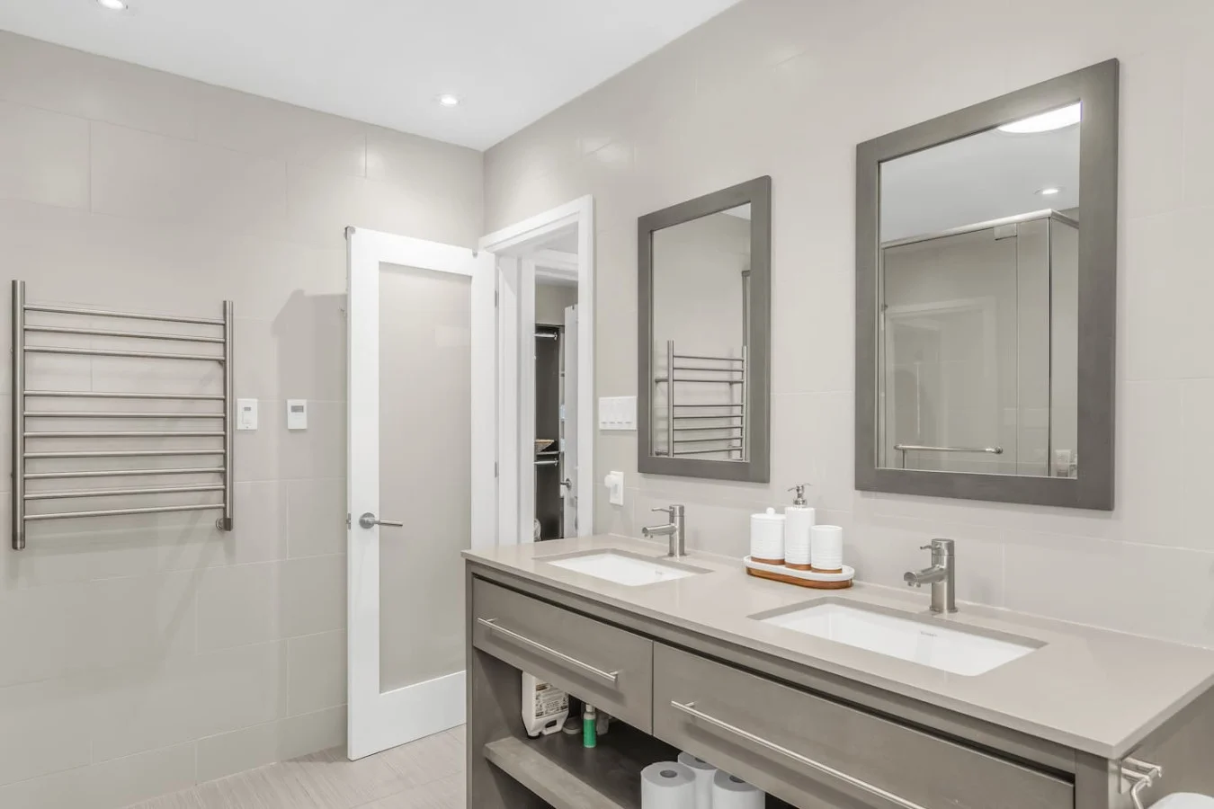 Master Bedroom Double Vanity Ensuite Bathroom