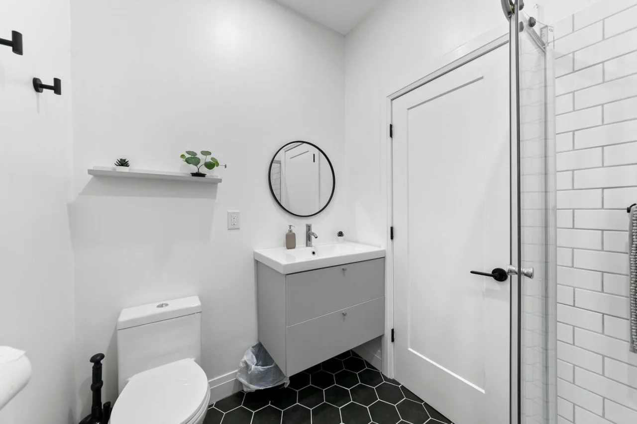 Keep your morning routine simple with everything you need for a great day conveniently packaged in one place.