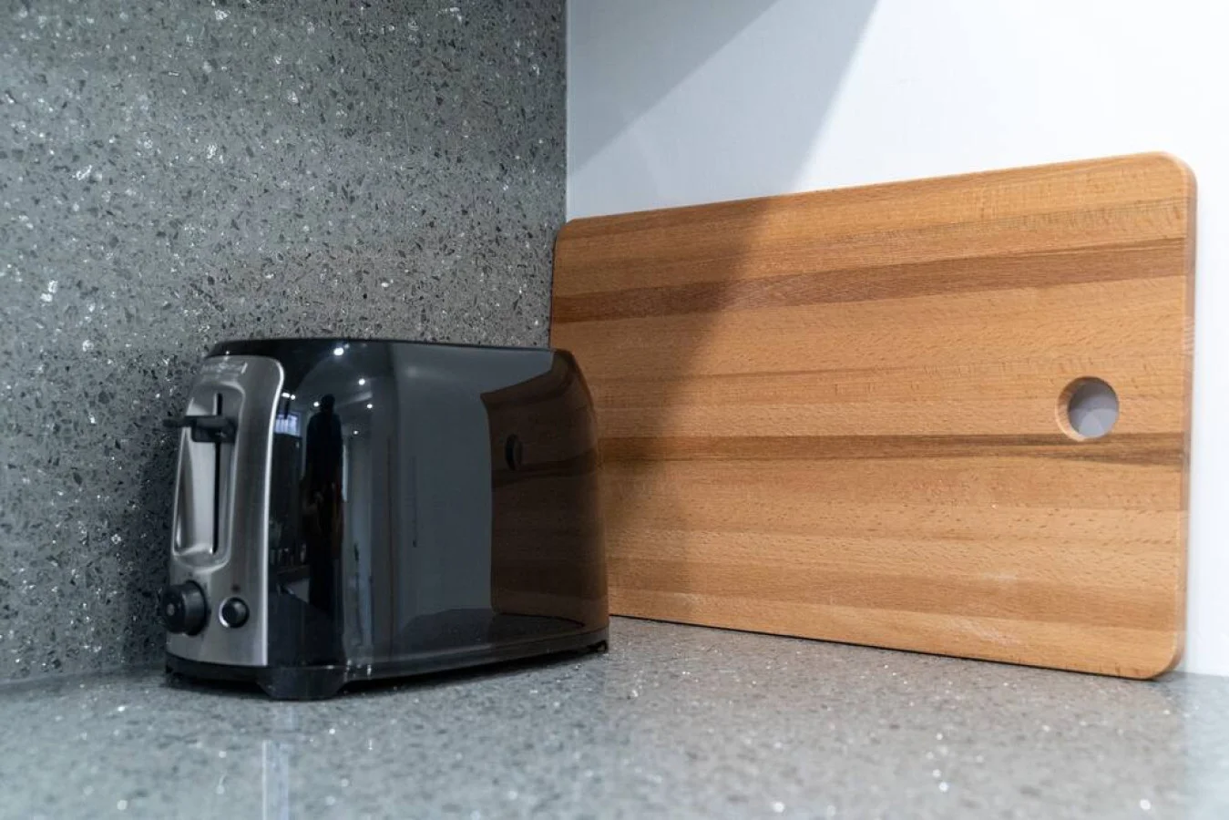 Toaster, chopping board