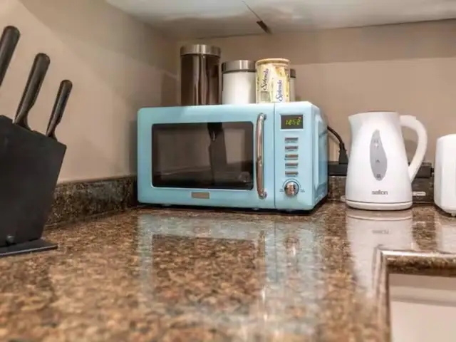 1BR + Art District near Bruce Trail + Locke Street