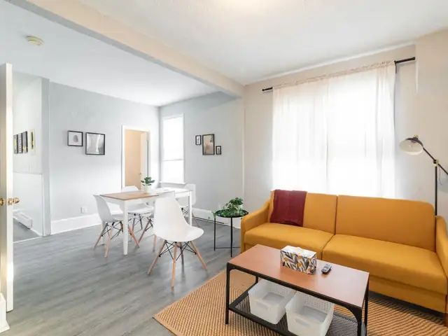 Serene Zen Stay in Walkerville!