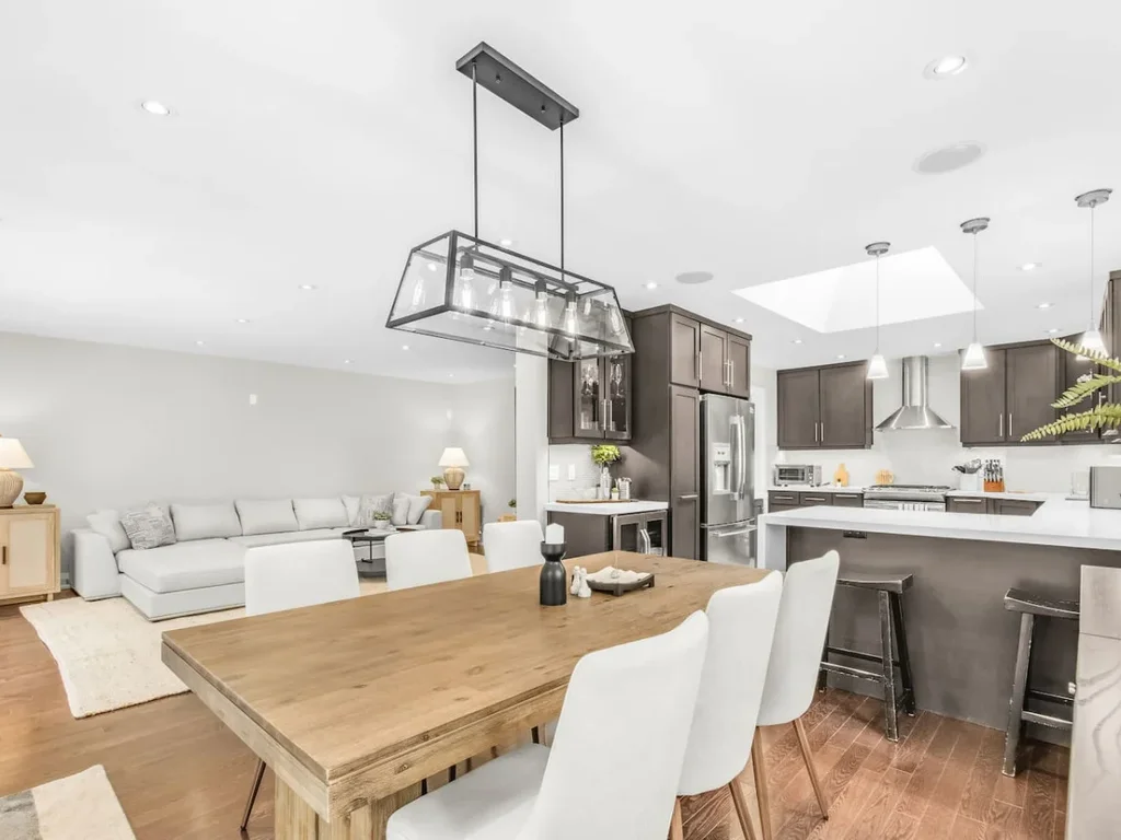 Home Sweet Hove – 5 Bed/4 Bath + Parking