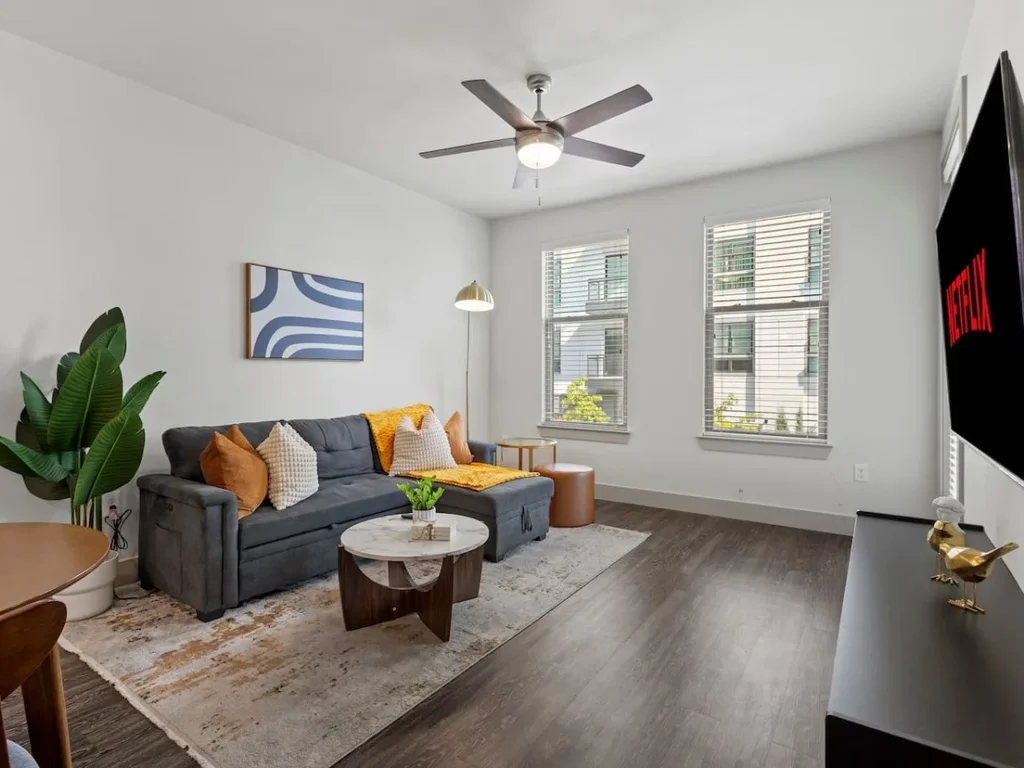 Near Downtown & SMU | Pool + Gym | Parking