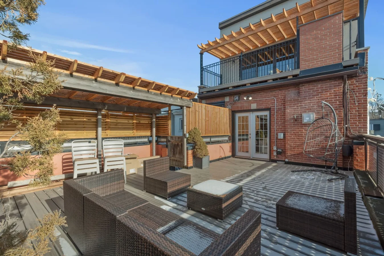The outdoor areas’ plush seating beckons you to sink in and relax, surrounded by light and airy decor.