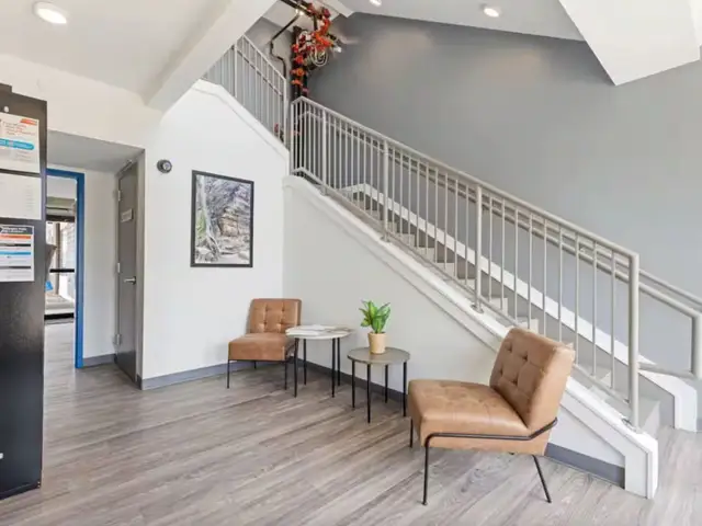 Sleeps 3 | Downtown & Museums Nearby