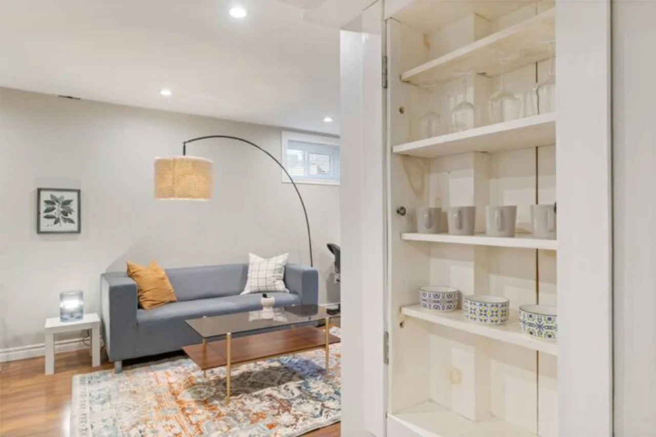 A sophisticated design that is gender-neutral so everyone can enjoy the living space throughout the day.