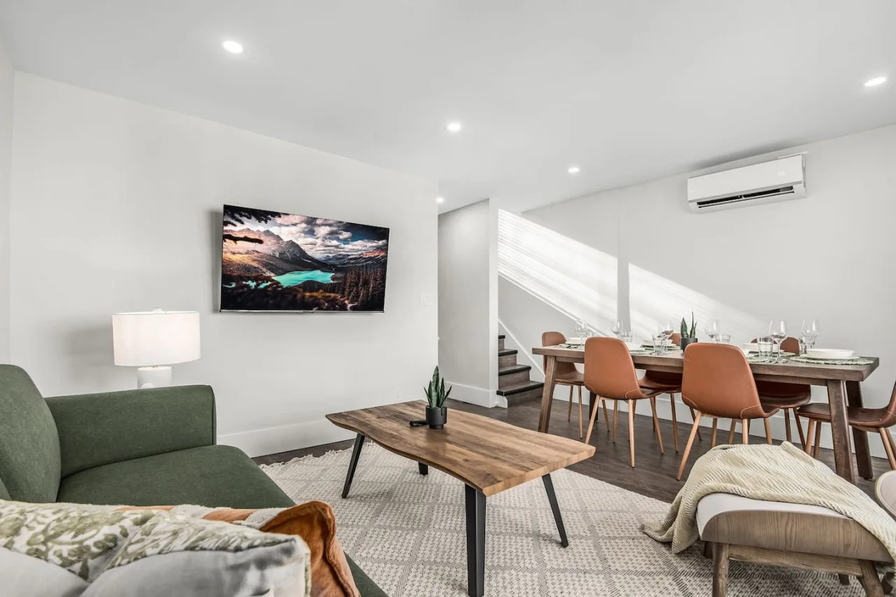 3 bed+TTC+Trinity Bellwoods+Kensington+Work desk