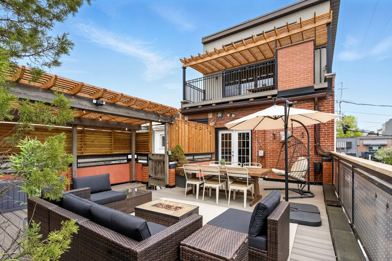The outdoor areas’ plush seating beckons you to sink in and relax, surrounded by light and airy decor.