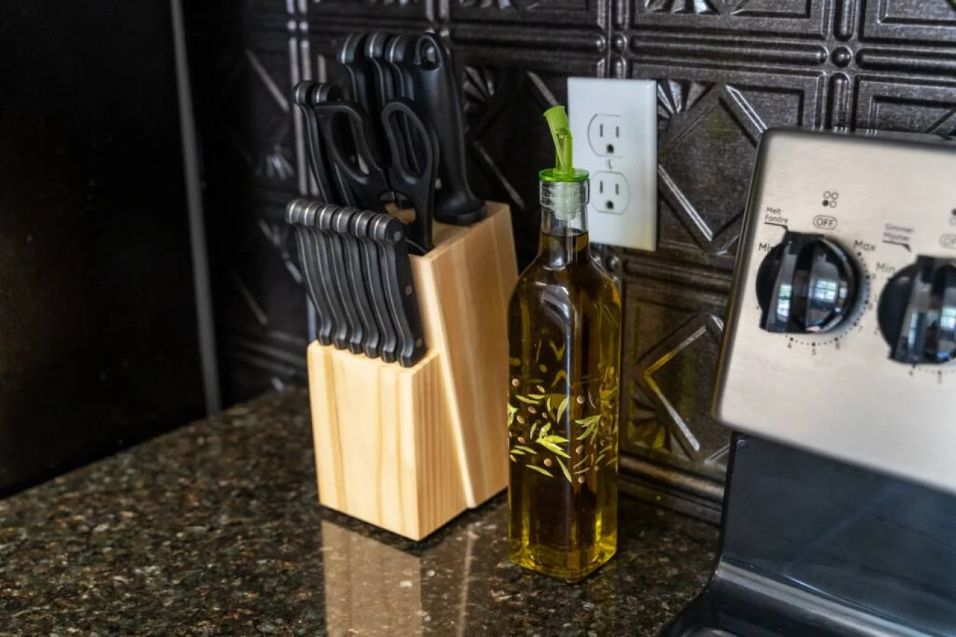 knife set and oil