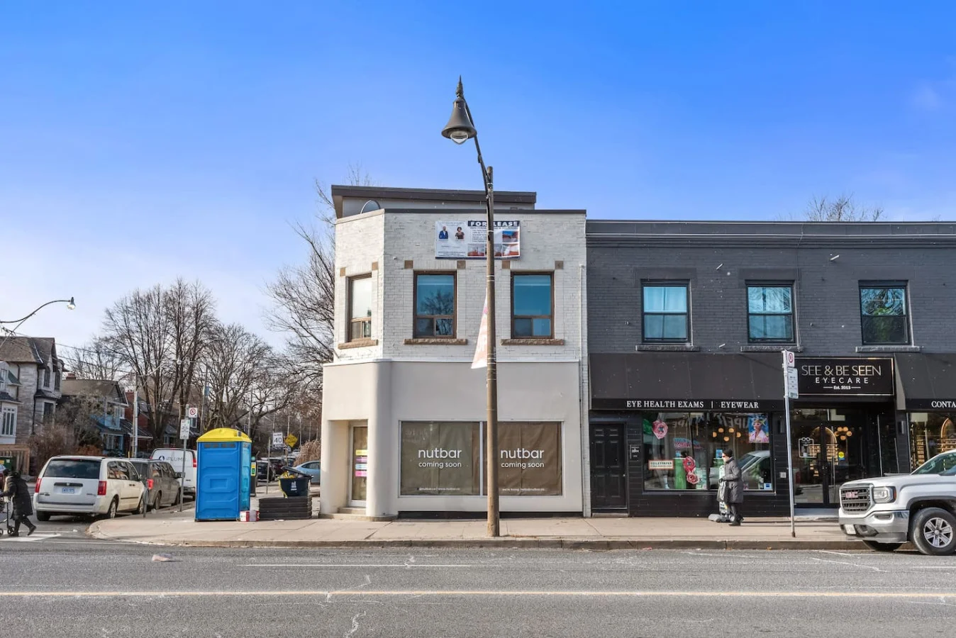 The house’s exterior is a blend of modern and classic design elements, creating a welcoming and stylish facade.
