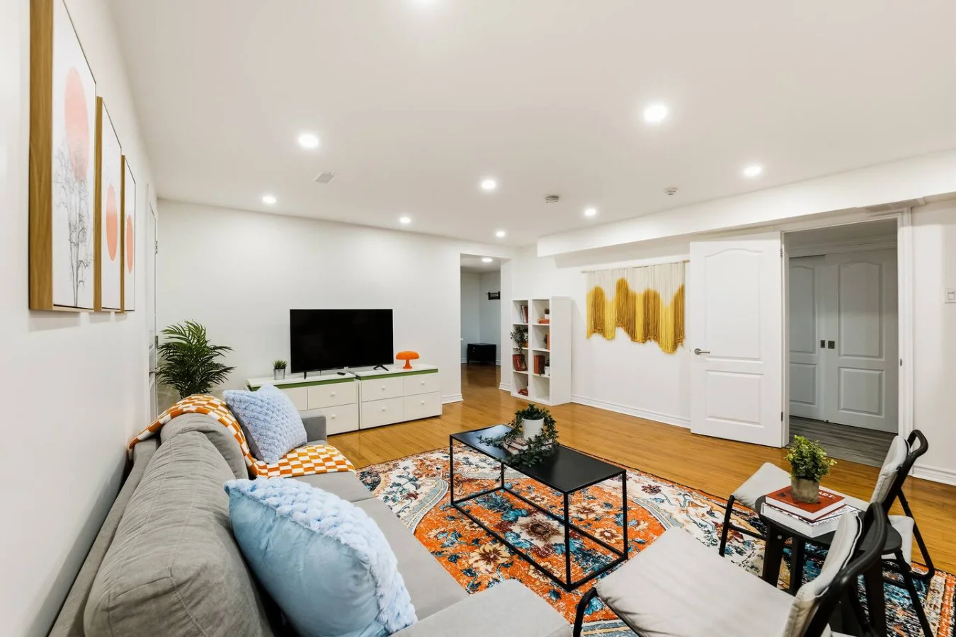 1 BR Suite W/Parking| Near Yorkdale Mall & Transit