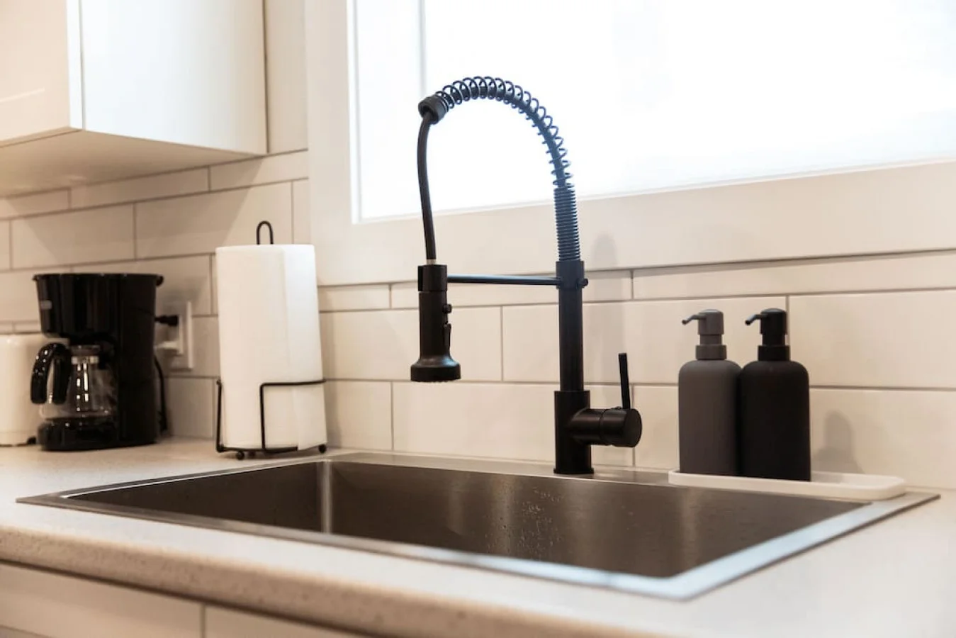 You can almost hear the sizzle of ingredients as you cook in the well-equipped kitchen, where every detail is designed for convenience.