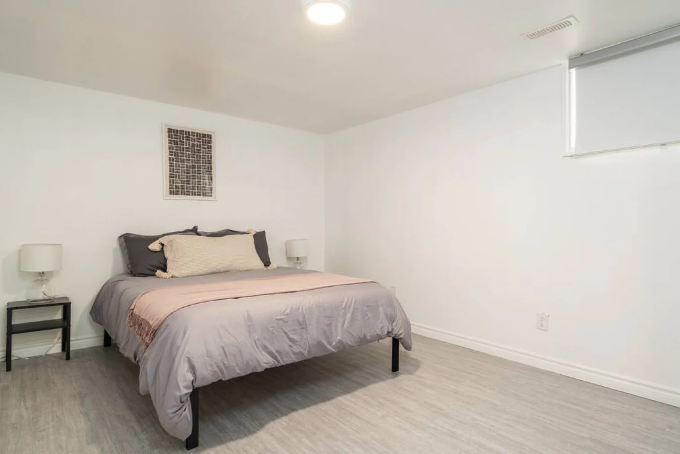 You’ll feel enveloped in warmth in this charming room with its rich wood accents and inviting bed. Wake up refreshed, surrounded by rustic coziness, and enjoy the perfect mix of comfort and natural vibes