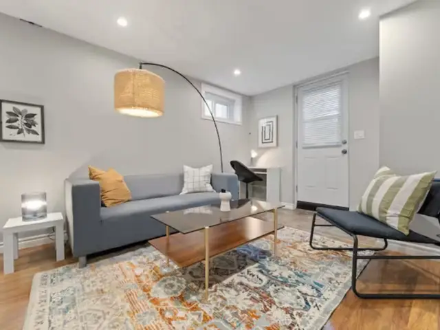 Coziest place in town! Wi-Fi + Work station