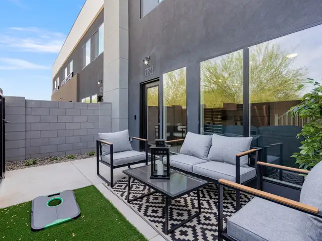 4 Bed w/Patio by Stadium/Golf/Hot Air Balloon Ride