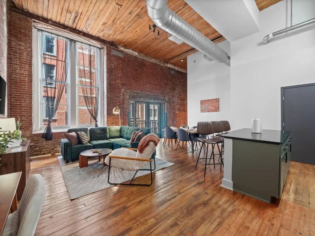 Modern 2BR Retreat Near Downtown St. Louis